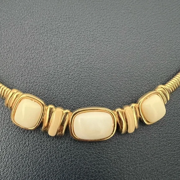 Vintage TRIFARI Omega Chain Choker Statement Necklace - Picture 3 of 4